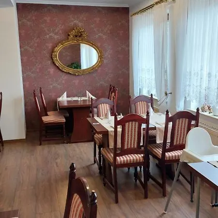 & Restaurant Lindengarten 3*