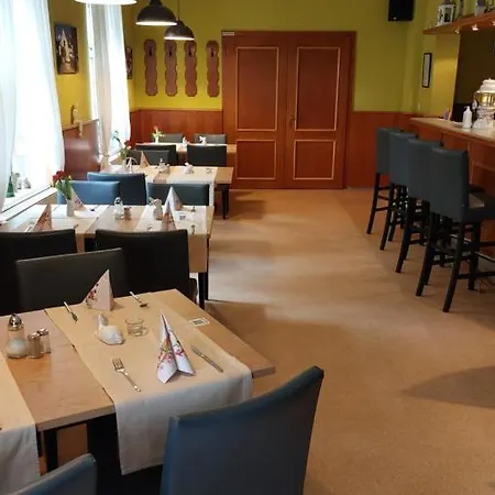 Otel & Restaurant Lindengarten Lübben