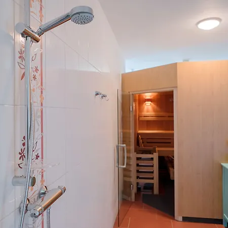 & Restaurant Lindengarten