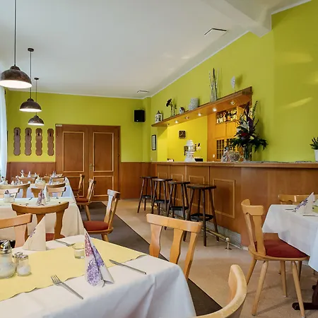 & Restaurant Lindengarten Lübben