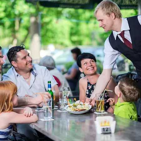& Restaurant Lindengarten Hotel Lubben