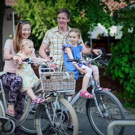 & Restaurant Lindengarten