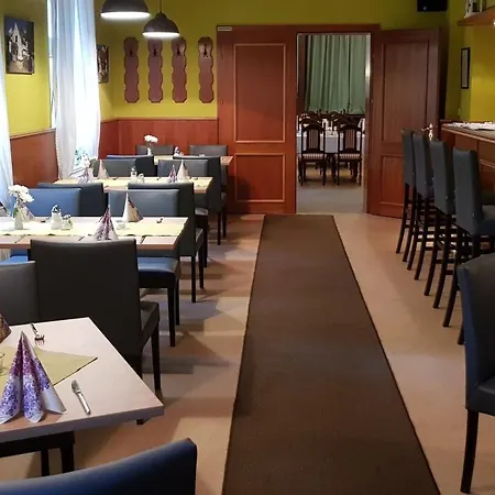 Hotel & Restaurant Lindengarten 3*