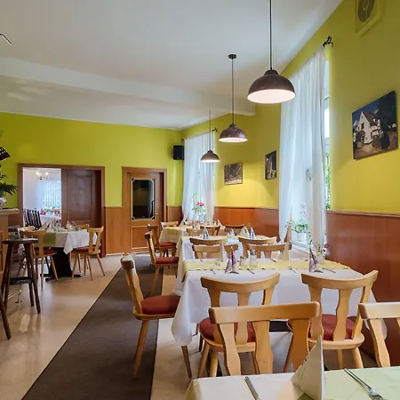 Hotel & Restaurant Lindengarten 3*