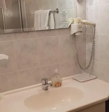 & Restaurant Lindengarten Otel 3*