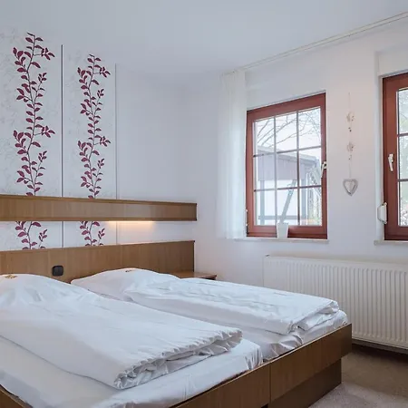 & Restaurant Lindengarten Hotel 3*