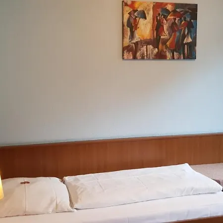& Restaurant Lindengarten Hotell 3*
