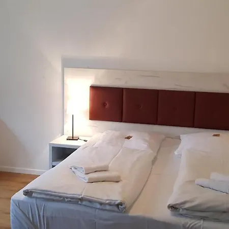 & Restaurant Lindengarten Lübben