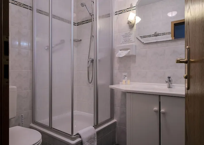 & Restaurant Lindengarten 3*